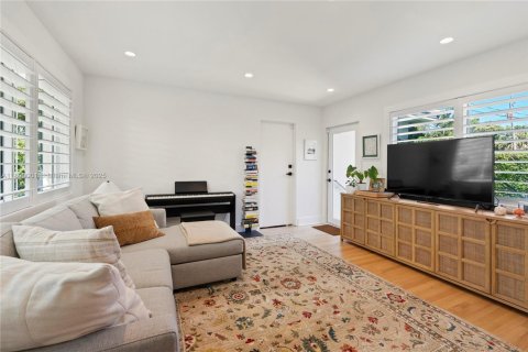 Casa en venta en Coral Gables, Florida, 3 dormitorios, 130.53 m2 № 1952387 - foto 19