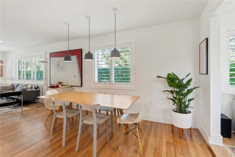 Casa en venta en Coral Gables, Florida, 3 dormitorios, 130.53 m2 № 1952387 - foto 11