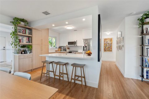 Casa en venta en Coral Gables, Florida, 3 dormitorios, 130.53 m2 № 1952387 - foto 12