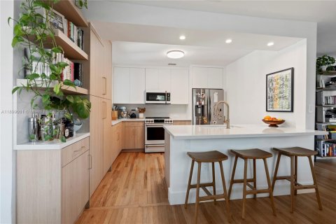 Casa en venta en Coral Gables, Florida, 3 dormitorios, 130.53 m2 № 1952387 - foto 13