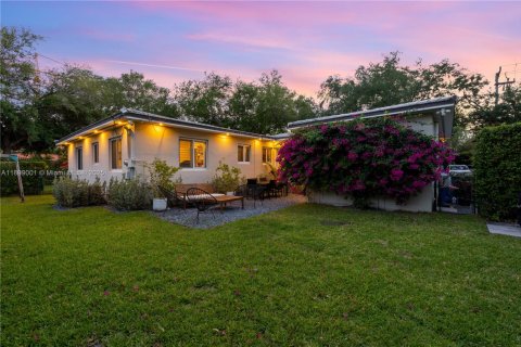 Casa en venta en Coral Gables, Florida, 3 dormitorios, 130.53 m2 № 1952387 - foto 2