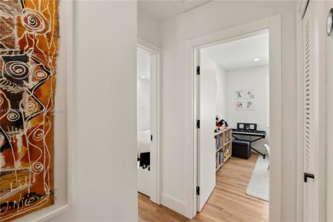 Casa en venta en Coral Gables, Florida, 3 dormitorios, 130.53 m2 № 1952387 - foto 23