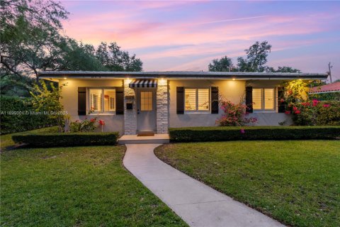 Casa en venta en Coral Gables, Florida, 3 dormitorios, 130.53 m2 № 1952387 - foto 1