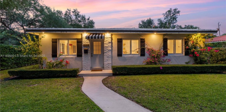 Casa en Coral Gables, Florida 3 dormitorios, 130.53 m2 № 1952387