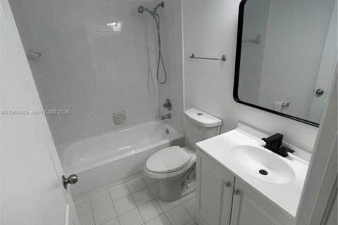 Снять в аренду таунхаус в Майами, Флорида 3 спальни, 150.41м2, № 2028020 - фото 22