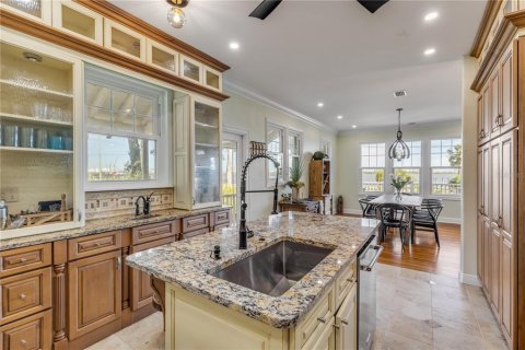 House in Port Orange, Florida 4 bedrooms, 248.33 sq.m. № 1570342 - photo 20