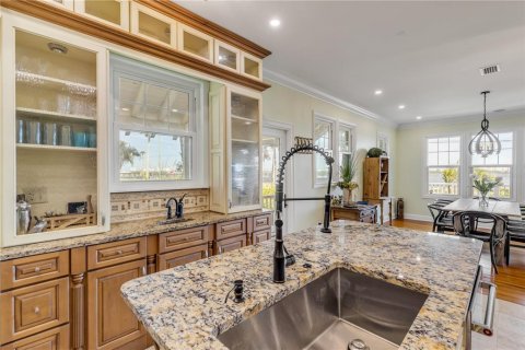 House in Port Orange, Florida 4 bedrooms, 248.33 sq.m. № 1570342 - photo 24