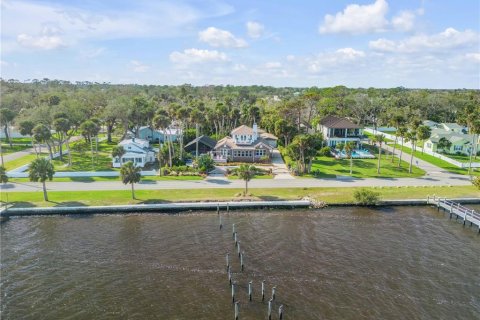 House in Port Orange, Florida 4 bedrooms, 248.33 sq.m. № 1570342 - photo 1