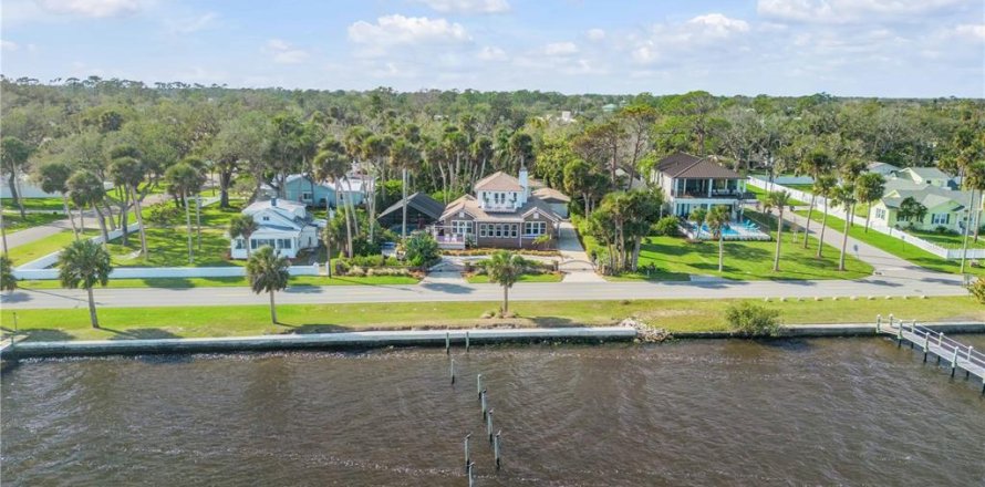 House in Port Orange, Florida 4 bedrooms, 248.33 sq.m. № 1570342