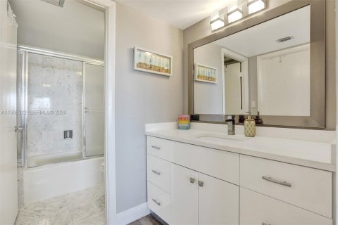 Copropriété à vendre à Fort Lauderdale, Floride: 2 chambres, 122.63 m2 № 2062981 - photo 18
