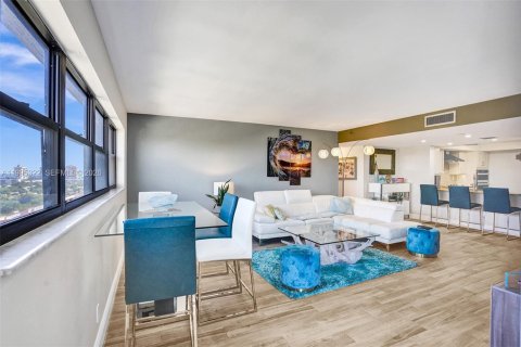 Copropriété à vendre à Fort Lauderdale, Floride: 2 chambres, 122.63 m2 № 2062981 - photo 4