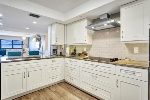 Copropriété à vendre à Fort Lauderdale, Floride: 2 chambres, 122.63 m2 № 2062981 - photo 7