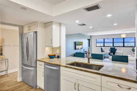 Copropriété à vendre à Fort Lauderdale, Floride: 2 chambres, 122.63 m2 № 2062981 - photo 8