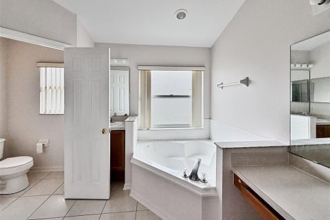 Villa ou maison à vendre à Orlando, Floride: 3 chambres, 172.98 m2 № 2425362 - photo 12