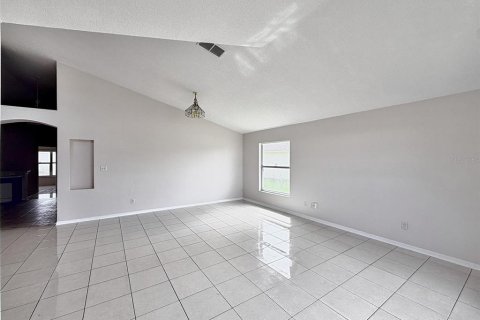 Villa ou maison à vendre à Orlando, Floride: 3 chambres, 172.98 m2 № 2425362 - photo 4
