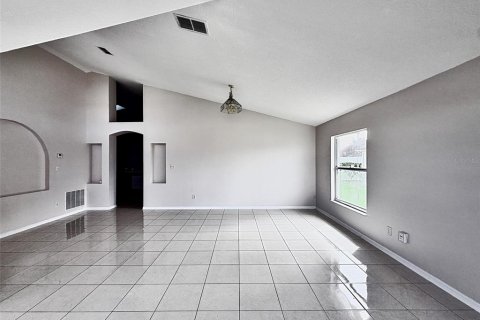 Villa ou maison à vendre à Orlando, Floride: 3 chambres, 172.98 m2 № 2425362 - photo 5