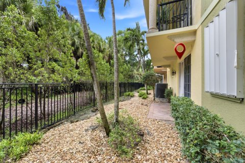 Townhouse in Palm Beach Gardens, Florida 3 bedrooms, 242.38 sq.m. № 2359784 - photo 15