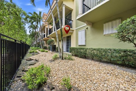 Townhouse in Palm Beach Gardens, Florida 3 bedrooms, 242.38 sq.m. № 2359784 - photo 16