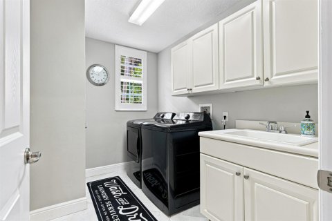 Townhouse in Palm Beach Gardens, Florida 3 bedrooms, 242.38 sq.m. № 2359784 - photo 10