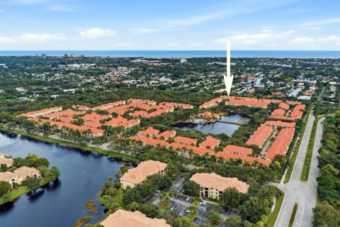Townhouse in Palm Beach Gardens, Florida 3 bedrooms, 242.38 sq.m. № 2359784 - photo 8