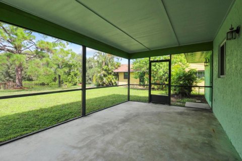 House in Jensen Beach, Florida 2 bedrooms, 91.79 sq.m. № 2273575 - photo 7