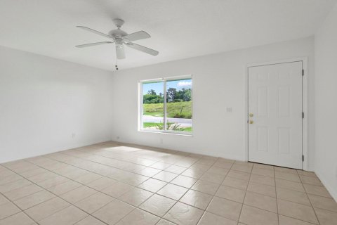 House in Jensen Beach, Florida 2 bedrooms, 91.79 sq.m. № 2273575 - photo 11