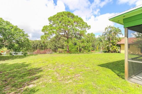 House in Jensen Beach, Florida 2 bedrooms, 91.79 sq.m. № 2273575 - photo 30
