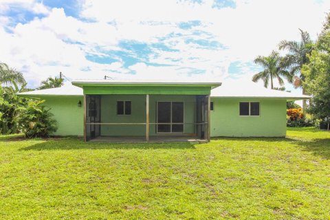 House in Jensen Beach, Florida 2 bedrooms, 91.79 sq.m. № 2273575 - photo 5
