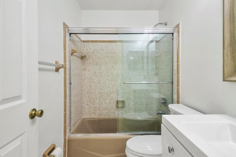 House in Jensen Beach, Florida 2 bedrooms, 91.79 sq.m. № 2273575 - photo 19