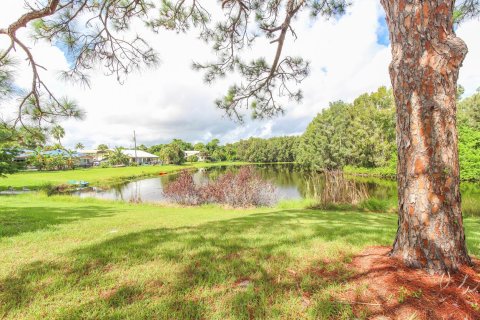 House in Jensen Beach, Florida 2 bedrooms, 91.79 sq.m. № 2273575 - photo 8