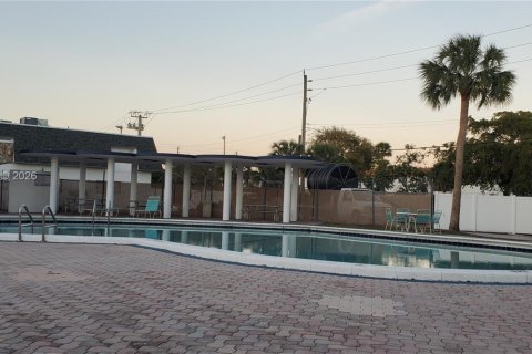 Adosado en venta en Davie, Florida, 2 dormitorios, 120.03 m2 № 2043680 - foto 19