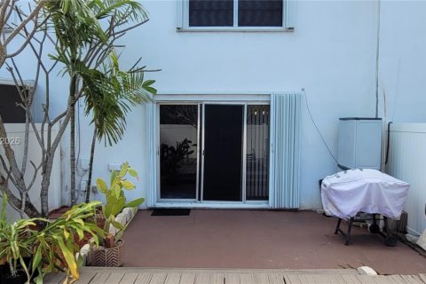Adosado en venta en Davie, Florida, 2 dormitorios, 120.03 m2 № 2043680 - foto 17
