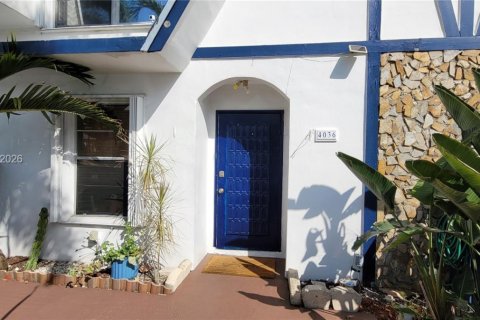 Adosado en venta en Davie, Florida, 2 dormitorios, 120.03 m2 № 2043680 - foto 2