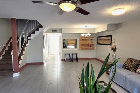 Adosado en venta en Davie, Florida, 2 dormitorios, 120.03 m2 № 2043680 - foto 4