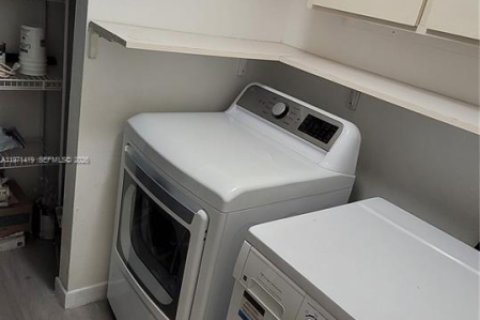 Adosado en venta en Davie, Florida, 2 dormitorios, 120.03 m2 № 2043680 - foto 8