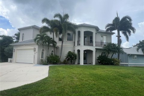 Casa en alquiler en Port Charlotte, Florida, 6 dormitorios, 443.89 m2 № 1820440 - foto 1