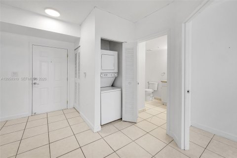 Купить кондоминиум в Майами, Флорида 2 спальни, 83.43м2, № 2168143 - фото 6