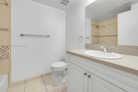 Купить кондоминиум в Майами, Флорида 2 спальни, 83.43м2, № 2168143 - фото 10