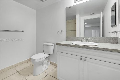 Купить кондоминиум в Майами, Флорида 2 спальни, 83.43м2, № 2168143 - фото 7