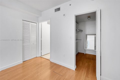 Купить кондоминиум в Майами, Флорида 2 спальни, 83.43м2, № 2168143 - фото 12