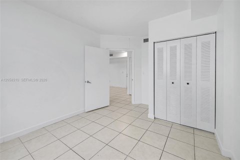 Купить кондоминиум в Майами, Флорида 2 спальни, 83.43м2, № 2168143 - фото 8