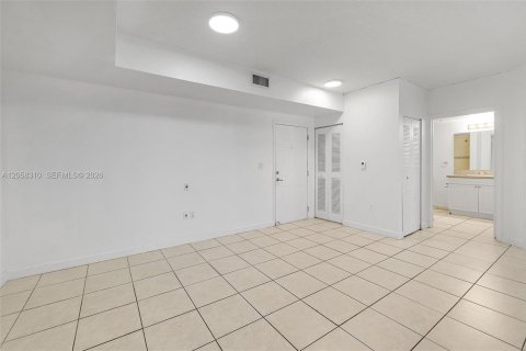 Купить кондоминиум в Майами, Флорида 2 спальни, 83.43м2, № 2168143 - фото 14