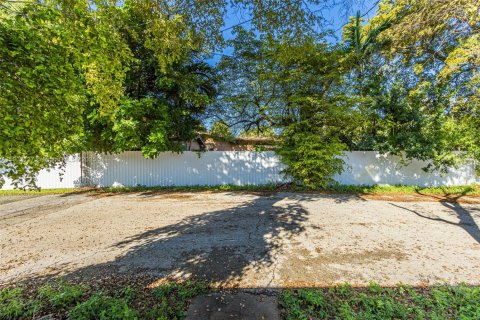 Купить коммерческую недвижимость в Норт-Майами-Бич, Флорида № 1955621 - фото 9