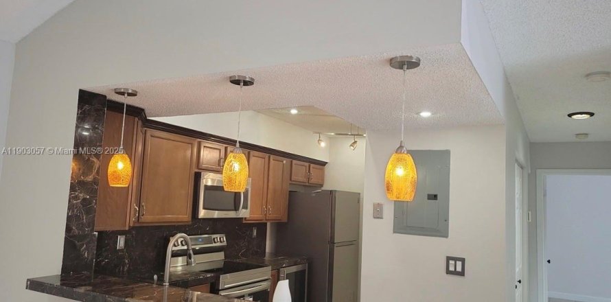 Condominio en Hialeah, Florida, 2 dormitorios  № 1954508
