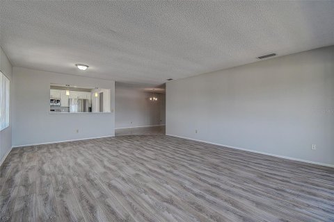 Купить кондоминиум в Беллеэйр Блафс, Флорида 6 комнат, 145.39м2, № 2142339 - фото 17