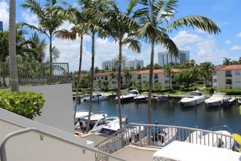 Condominio en alquiler en Aventura, Florida, 2 dormitorios, 75.81 m2 № 1983743 - foto 25