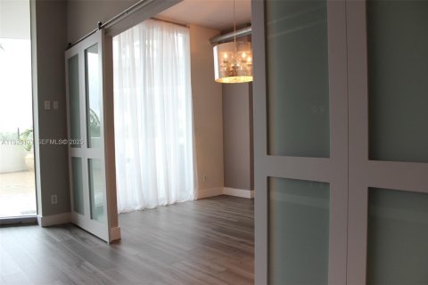 Condominio en alquiler en Aventura, Florida, 2 dormitorios, 75.81 m2 № 1983743 - foto 6