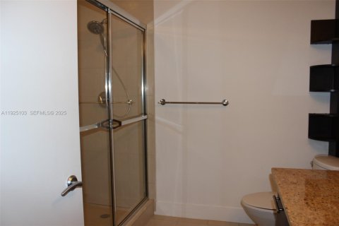 Condominio en alquiler en Aventura, Florida, 2 dormitorios, 75.81 m2 № 1983743 - foto 11