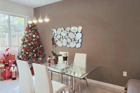 Adosado en alquiler en Miami Gardens, Florida, 4 dormitorios, 148.36 m2 № 2002195 - foto 4