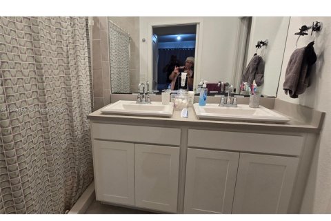 Adosado en alquiler en Miami Gardens, Florida, 4 dormitorios, 148.36 m2 № 2002195 - foto 16